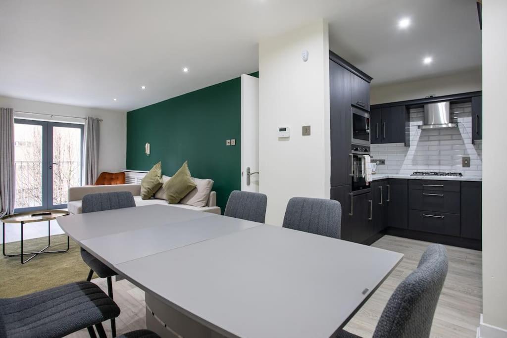בלפסט Luxury, Sleeps 6, City Centre מראה חיצוני תמונה