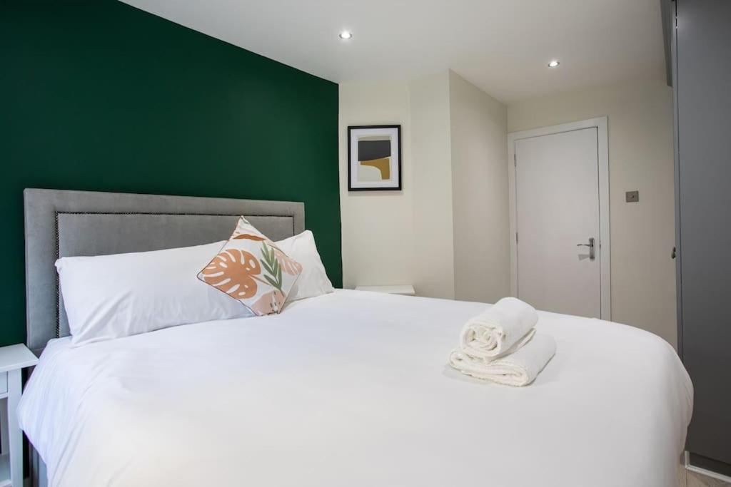 בלפסט Luxury, Sleeps 6, City Centre מראה חיצוני תמונה