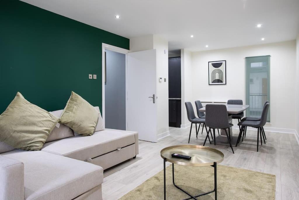 בלפסט Luxury, Sleeps 6, City Centre מראה חיצוני תמונה