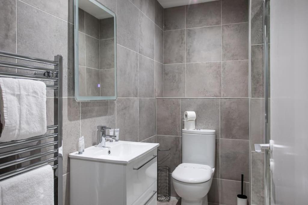 בלפסט Luxury, Sleeps 6, City Centre מראה חיצוני תמונה