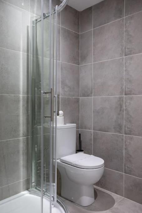 בלפסט Luxury, Sleeps 6, City Centre מראה חיצוני תמונה
